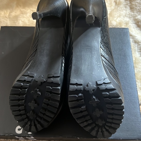 Levity open toe, heeled booties - Picture 7 of 9